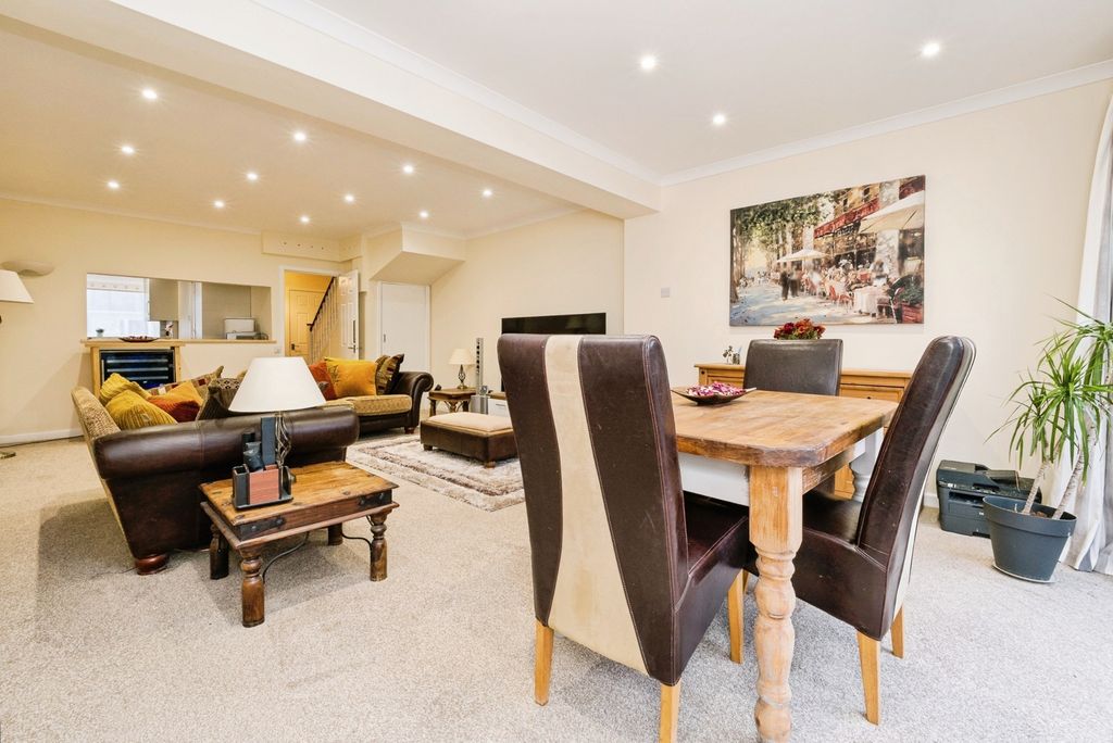 Property photo 3 of 28 Pbox-Img.Jpg