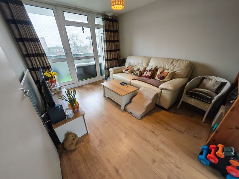 Property photo 3 of 7 Photo 6