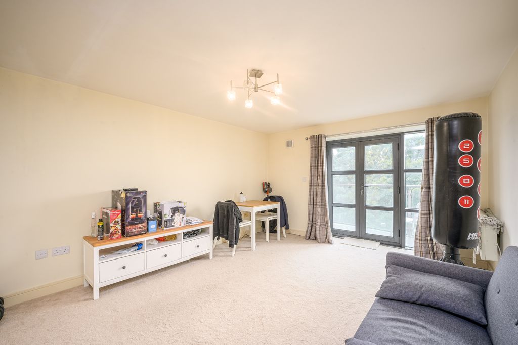 Property photo 3 of 16 03