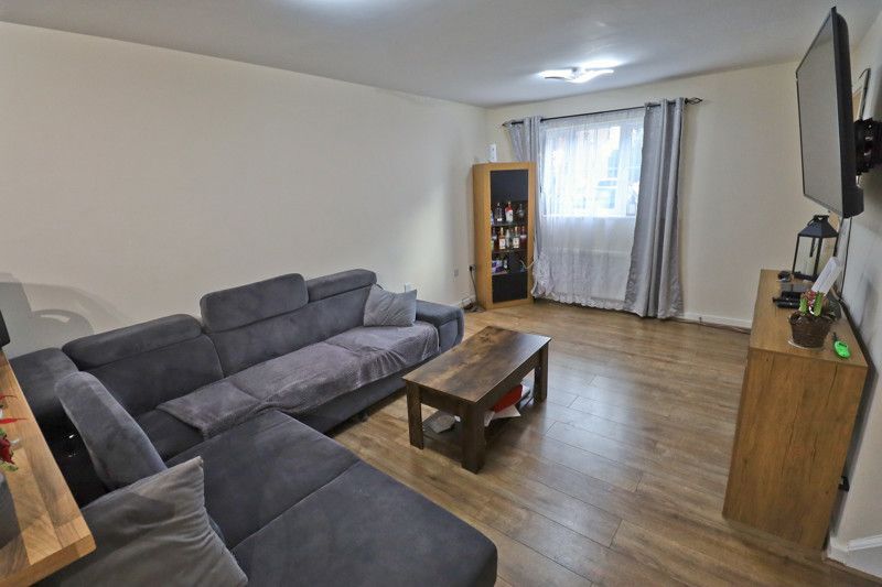 Property photo 3 of 10 Photo 3