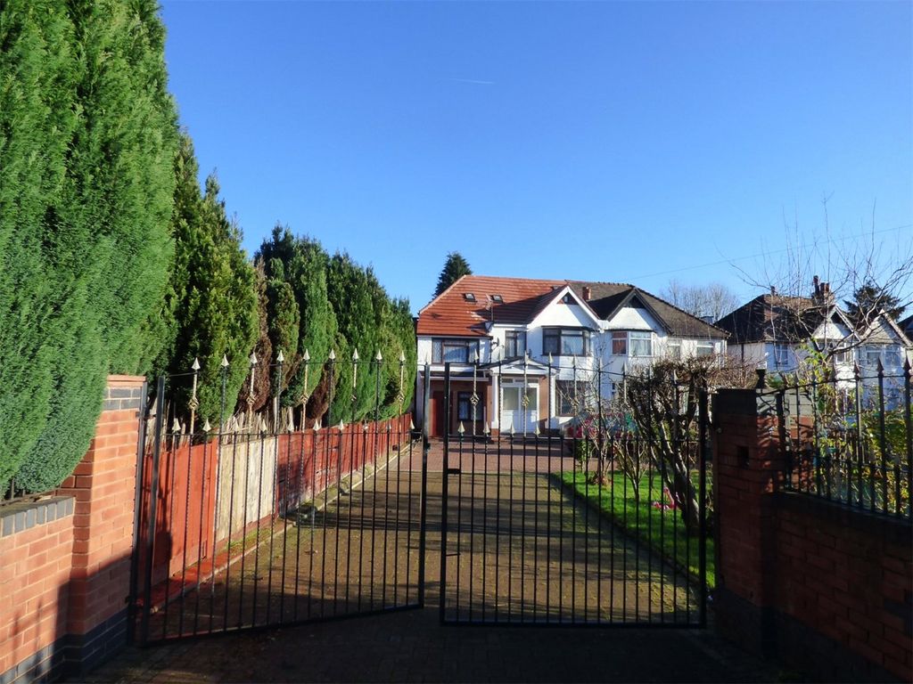 Property photo 3 of 25 Gates