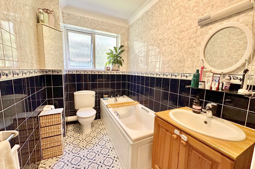 Additional image 11 of 2 bed flat for saleDean Park Road, Bournemouth BH1