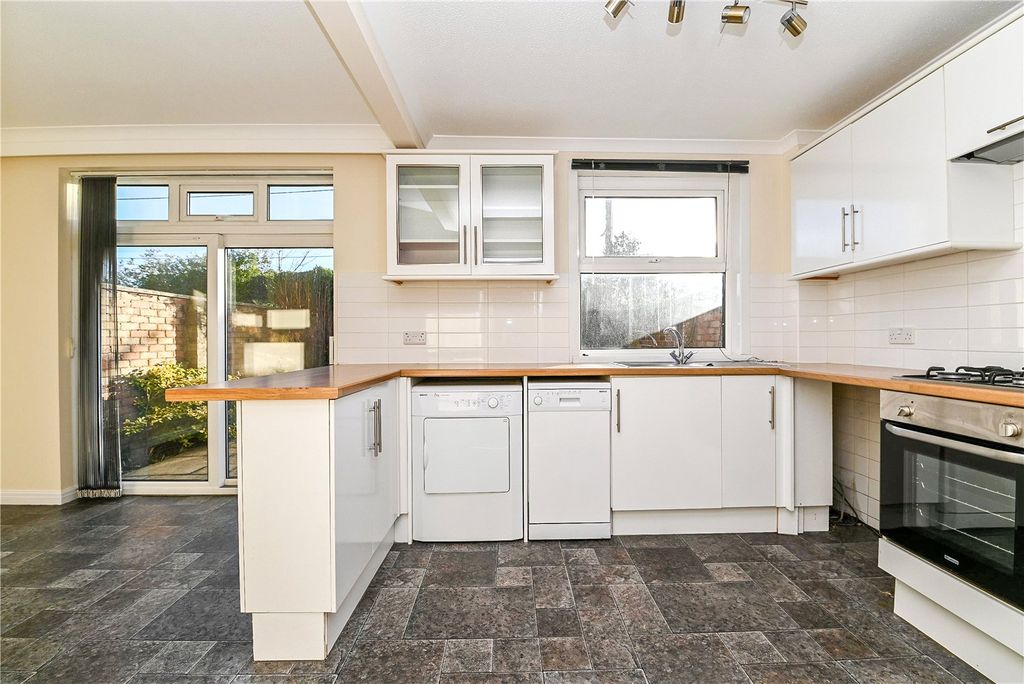 Property photo 2 of 15 Picture No. 34