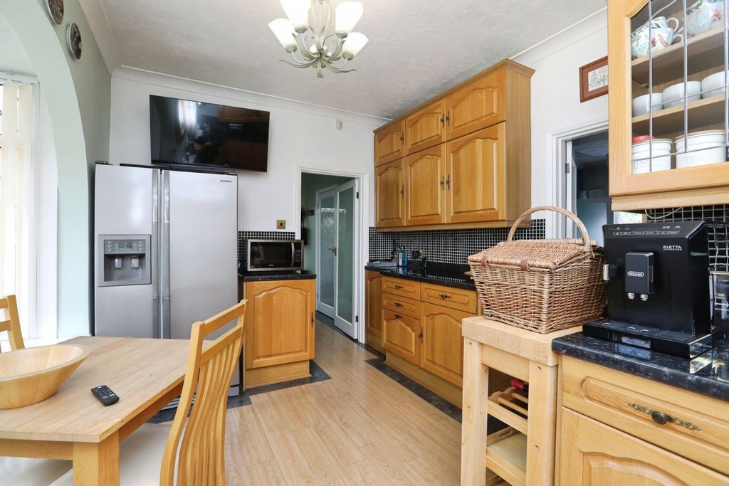 Property photo 3 of 23 Pbox-Img.Jpg