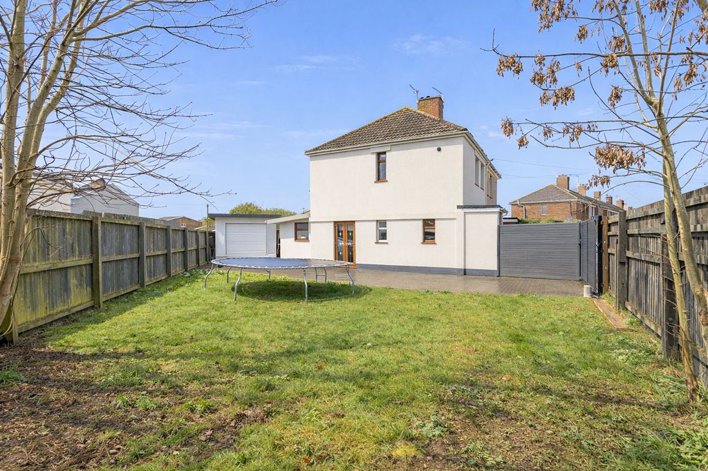 Property photo 2 of 19