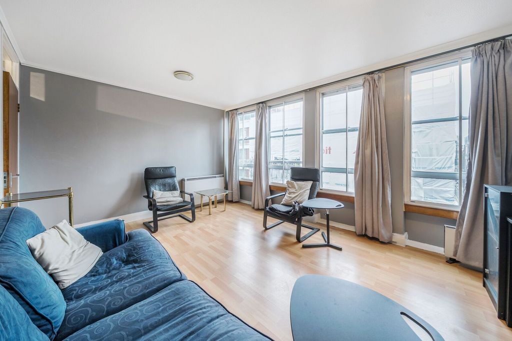 Property photo 3 of 9