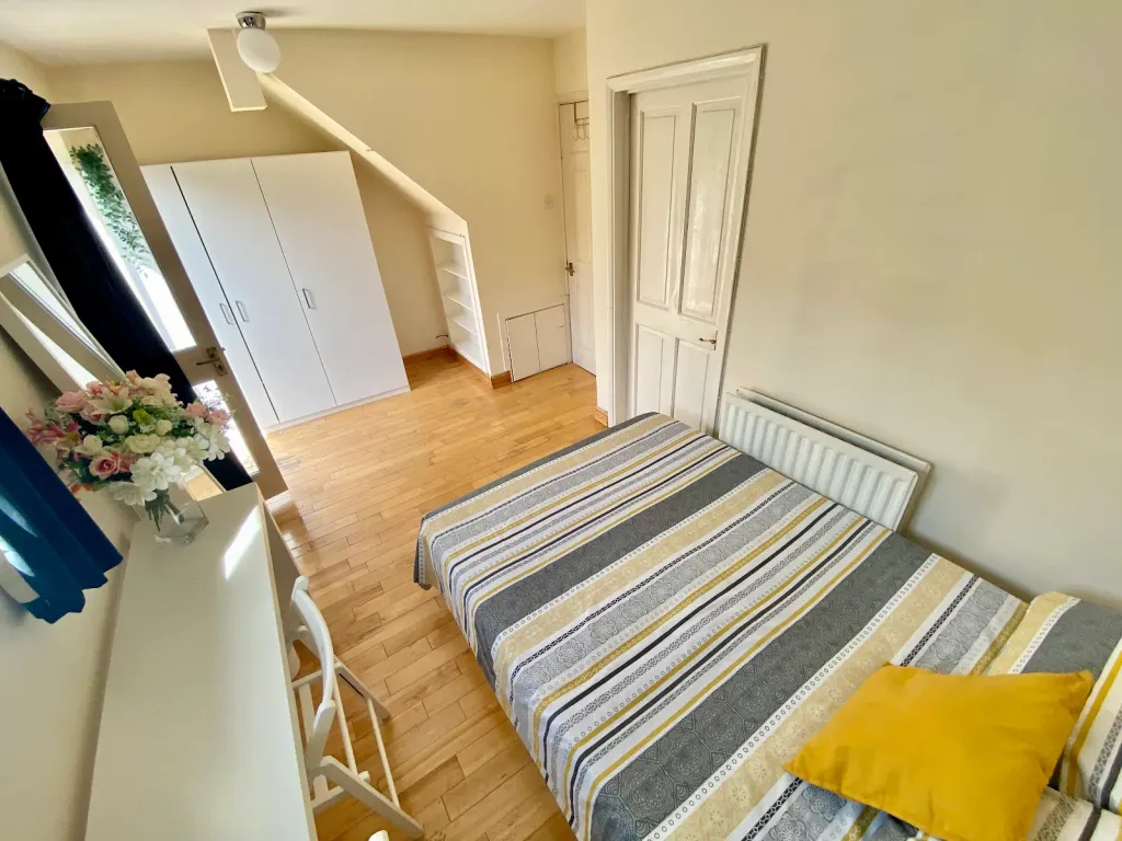 Property photo 3 of 6