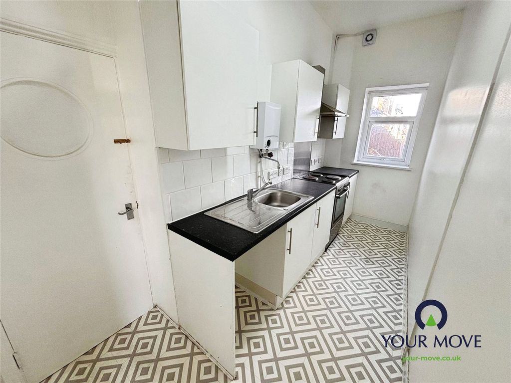 Property photo 2 of 5 Kitchen