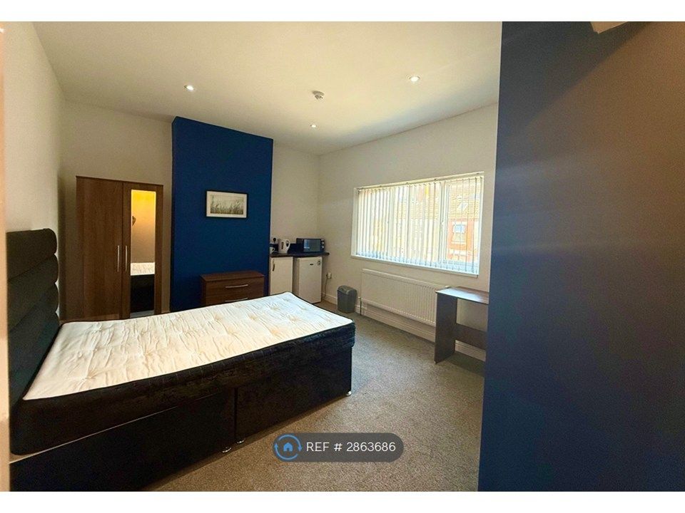 Property photo 3 of 14 Bedroom 5 - Reserved