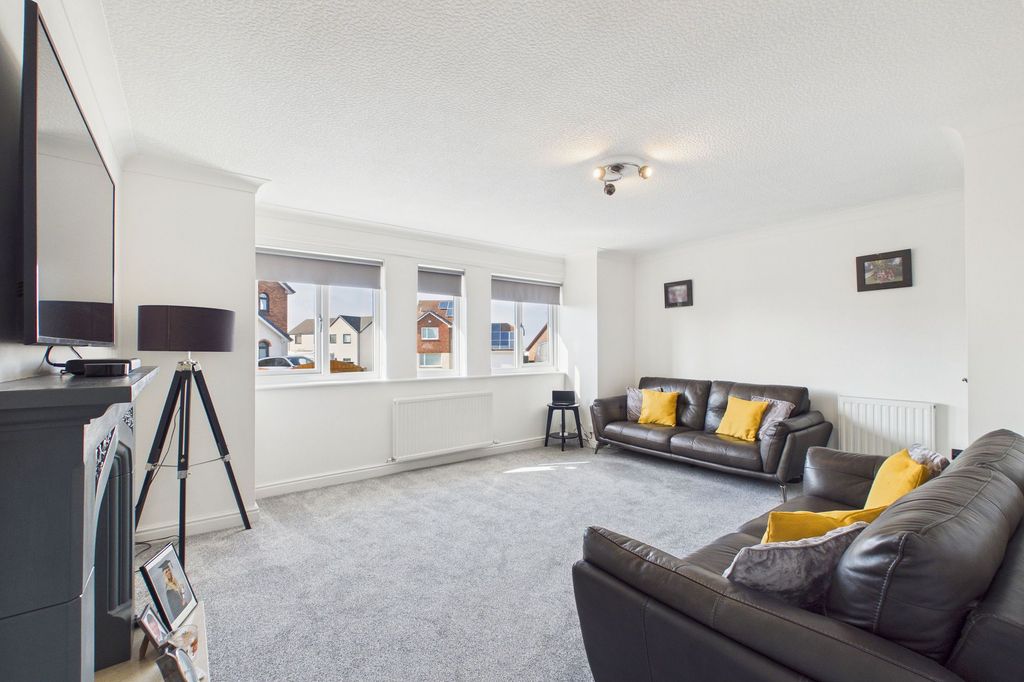 Property photo 3 of 30