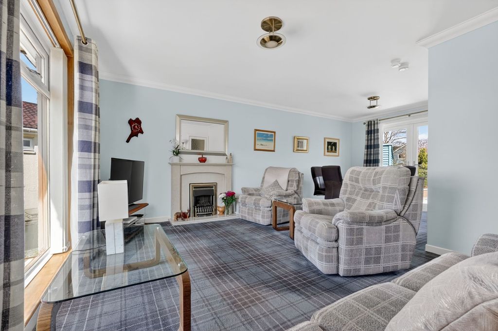 Property photo 2 of 22