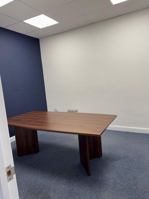 Property photo 2 of 9 Office Space