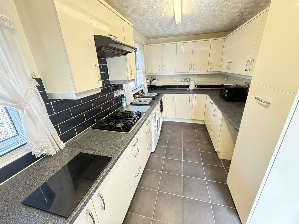 Property photo 2 of 15 Picture No. 10