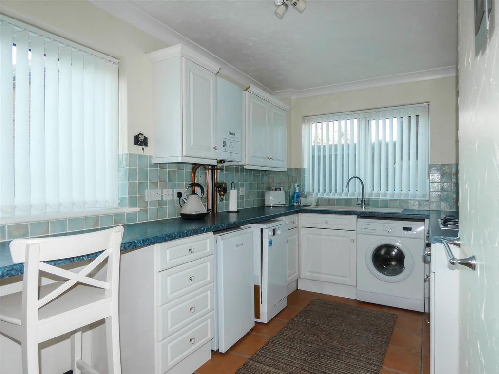 Property photo 3 of 10 Kitchen/Breakfast Room
