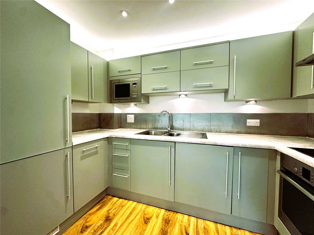 Property photo 2 of 14 Picture No. 15