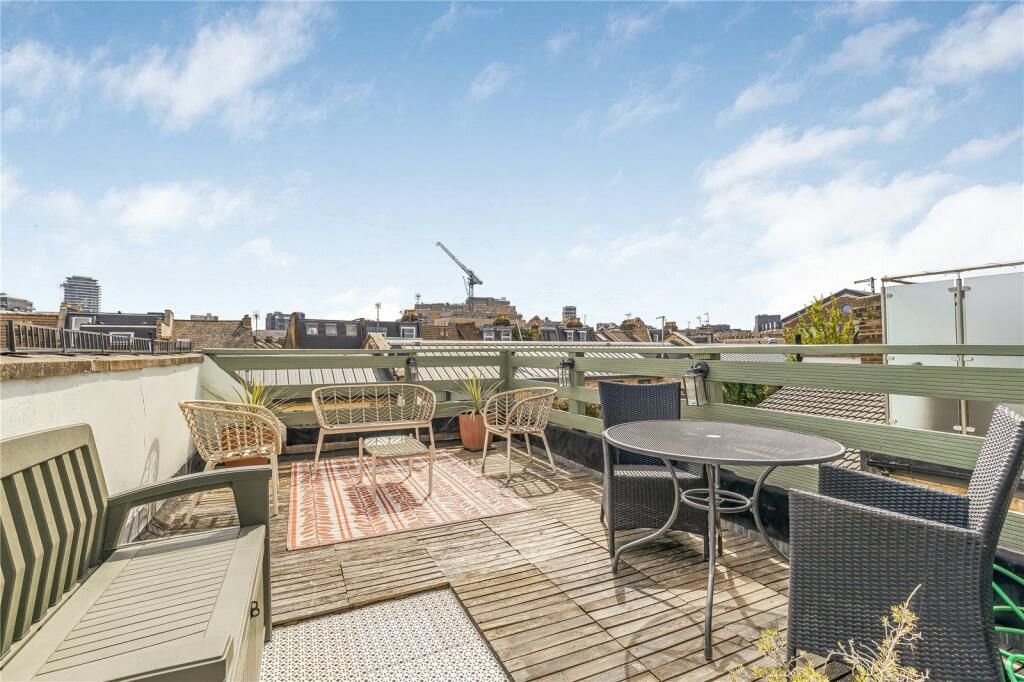 Property photo 2 of 12 50242_Fls250097_Img_17_0000.Jpeg