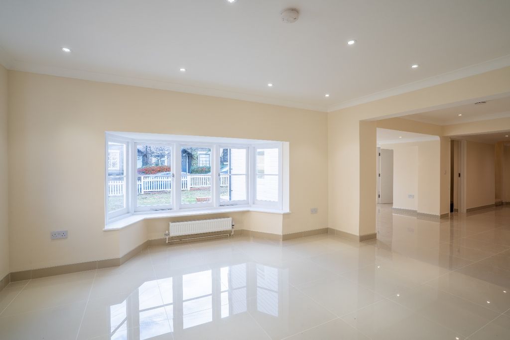 Property photo 3 of 22 4713116