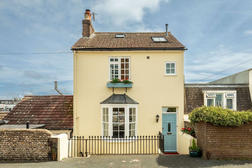 Property photo 3 of 20