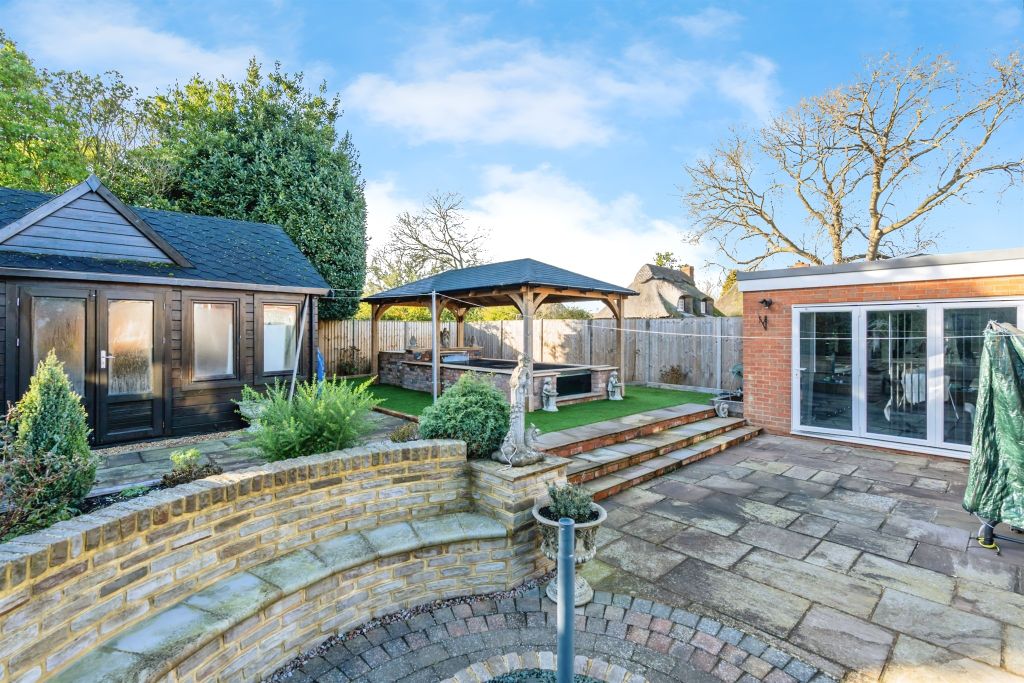 Property photo 2 of 16