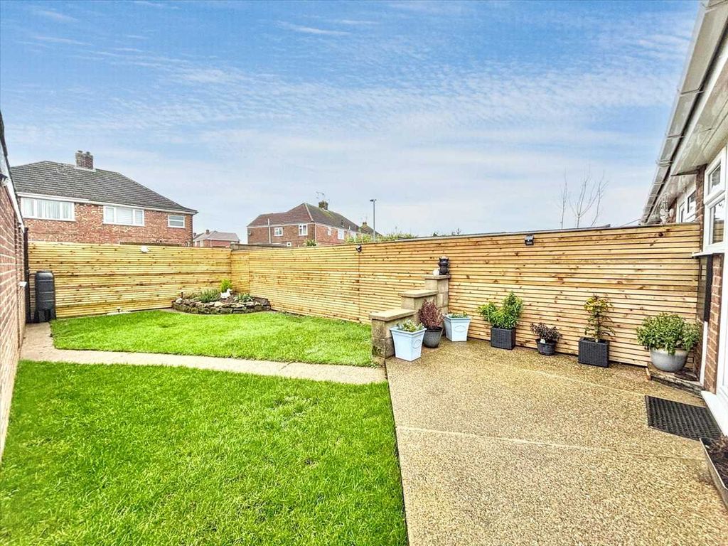 Property photo 2 of 27