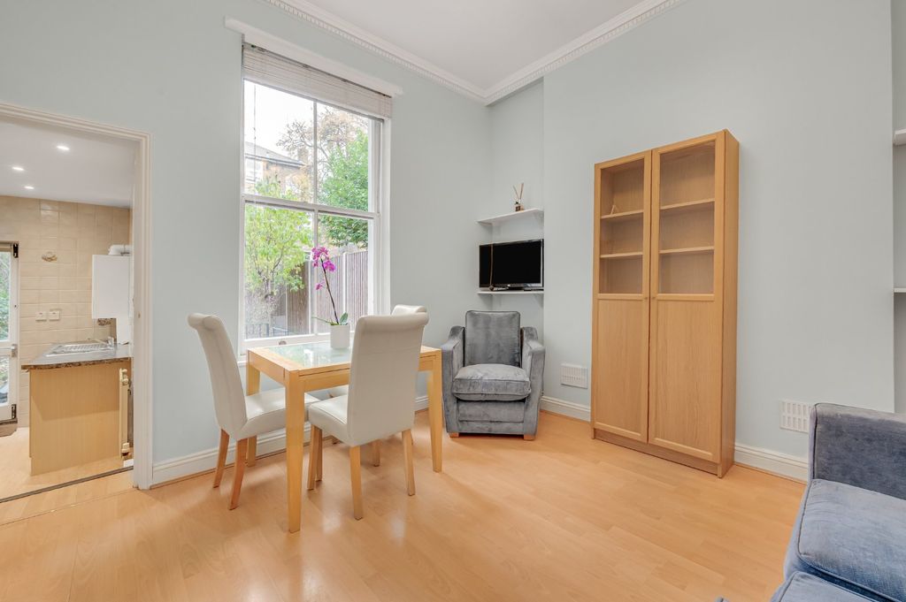 Property photo 3 of 12 Picture No. 01