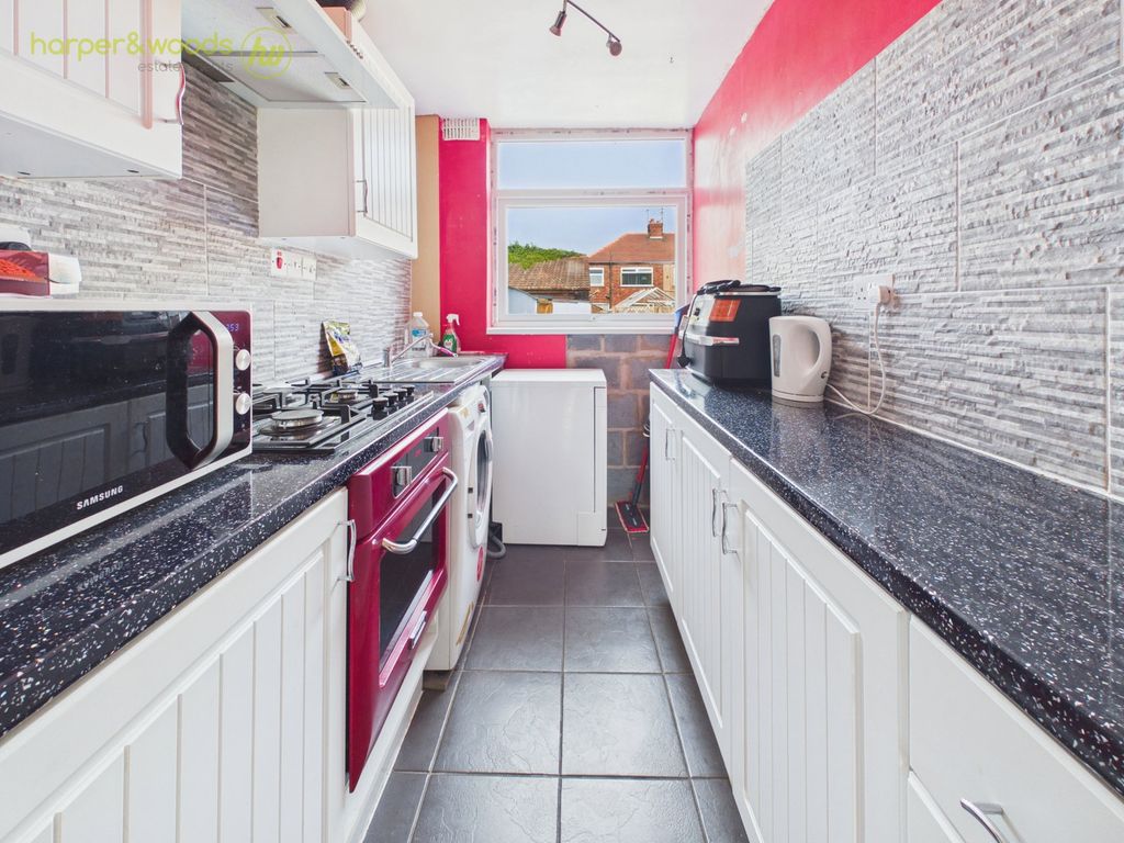 Property photo 2 of 28
