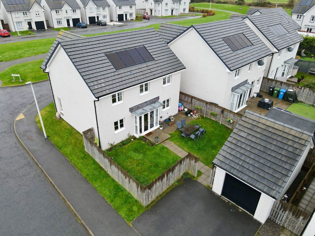 Property photo 2 of 32