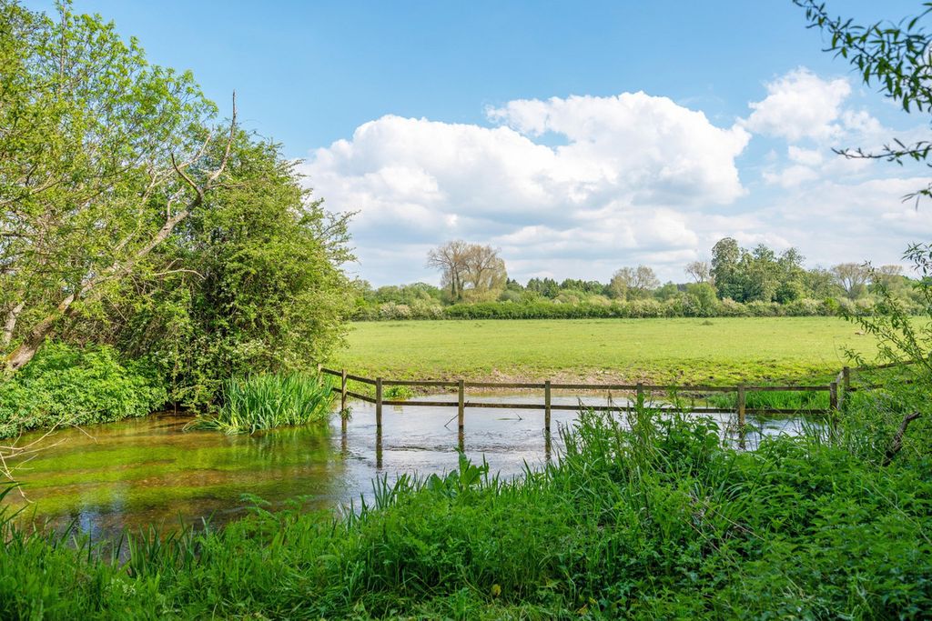 Property photo 2 of 47