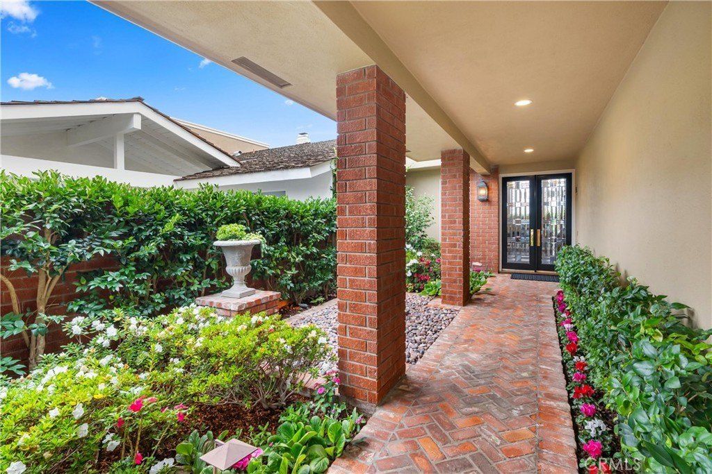 Property photo 3 of 28