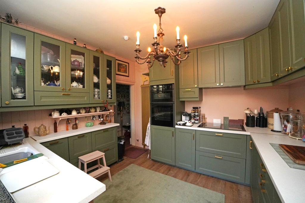 Property photo 2 of 30 Kitchen