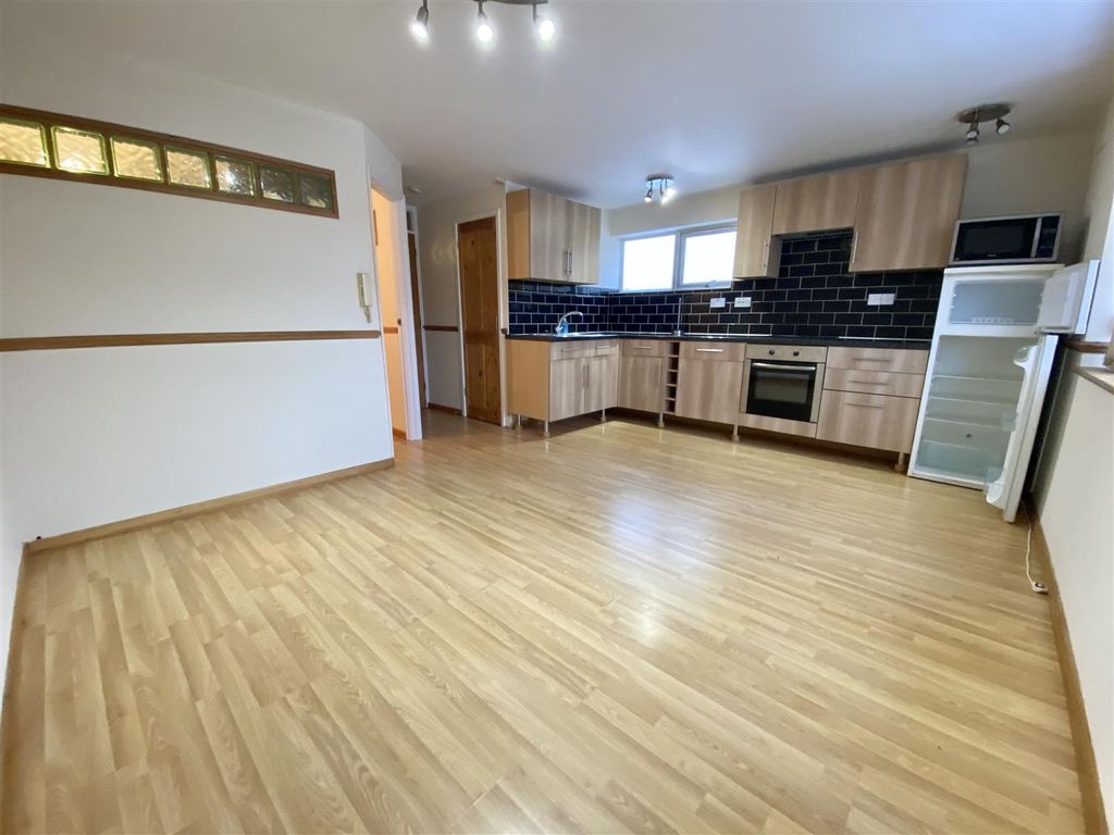 Property photo 1 of 5 Living Room