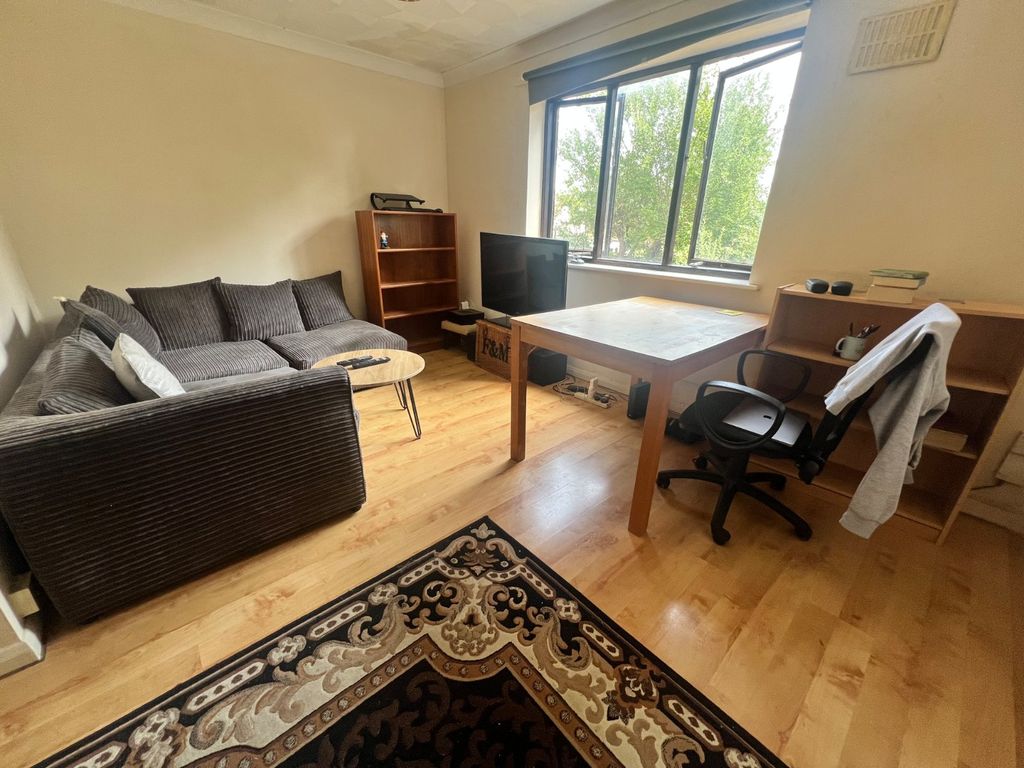 Property photo 3 of 7 Picture No. 05