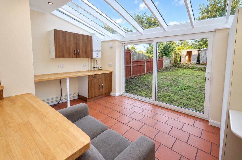 Property photo 2 of 8 Conservatory