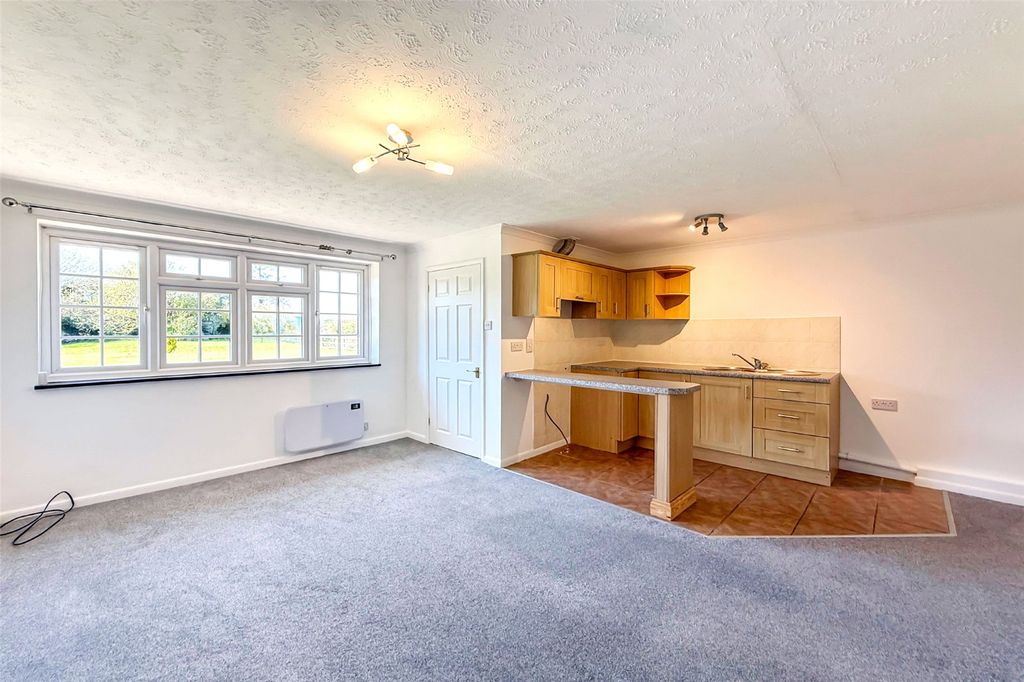 Property photo 2 of 15 Picture No. 23