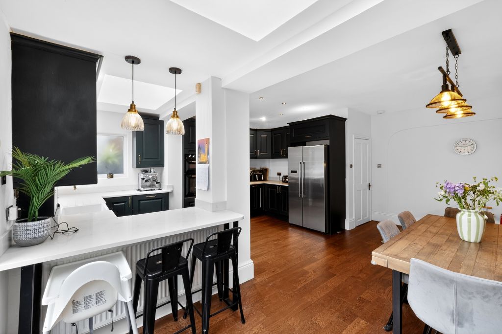 Property photo 2 of 21