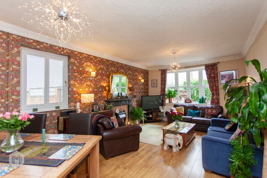 Property photo 2 of 44 Picture No. 06