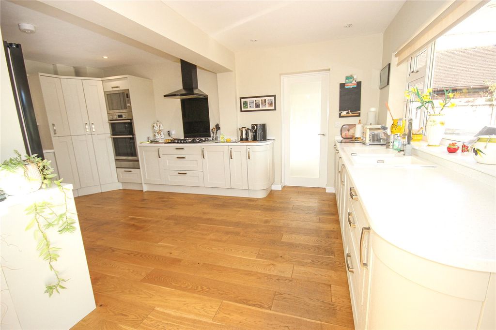 Property photo 3 of 32 Picture No. 42