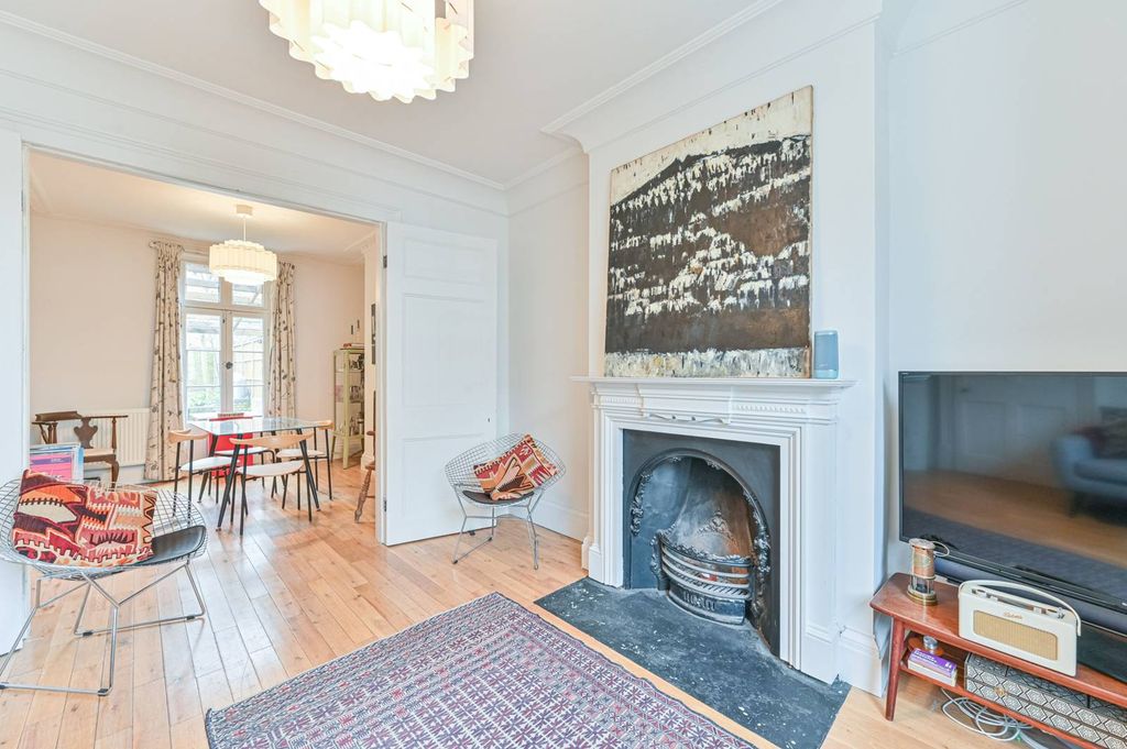 Property photo 1 of 28