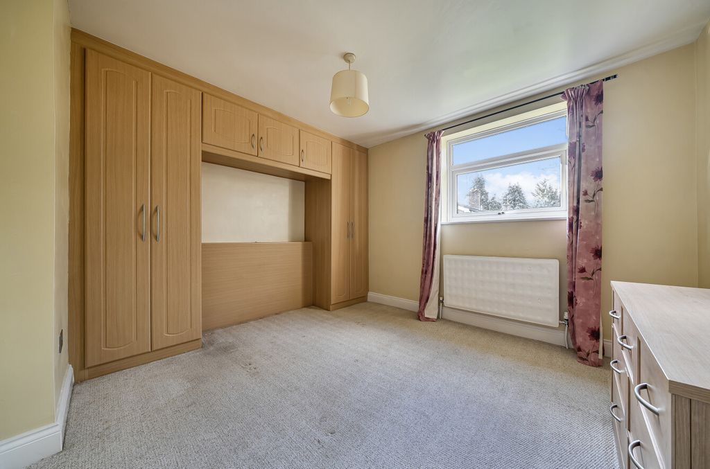 Property photo 2 of 20 1438985-19-69ce33...