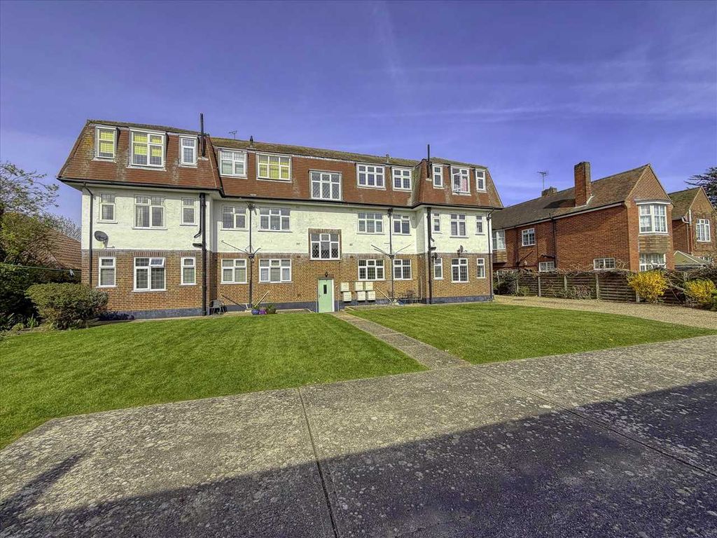 Additional image 15 of 3 bed flat for saleEton Court, 11 Eton Road, Frinton On Sea CO13