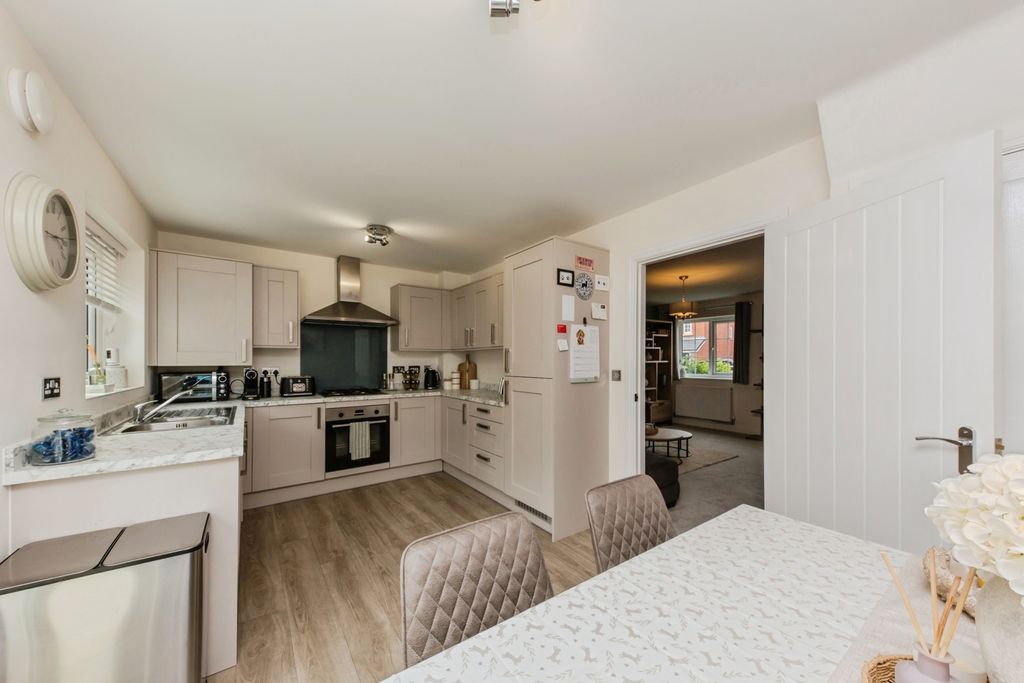 Property photo 3 of 20 Pbox-Img.Jpg