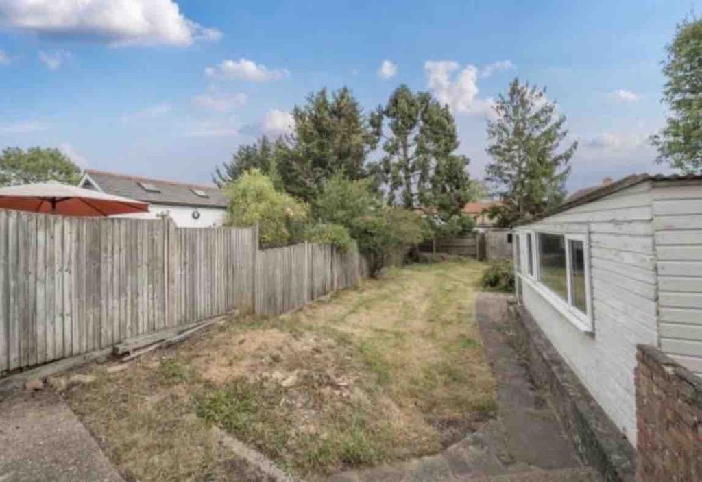 Property photo 2 of 8 Gallery