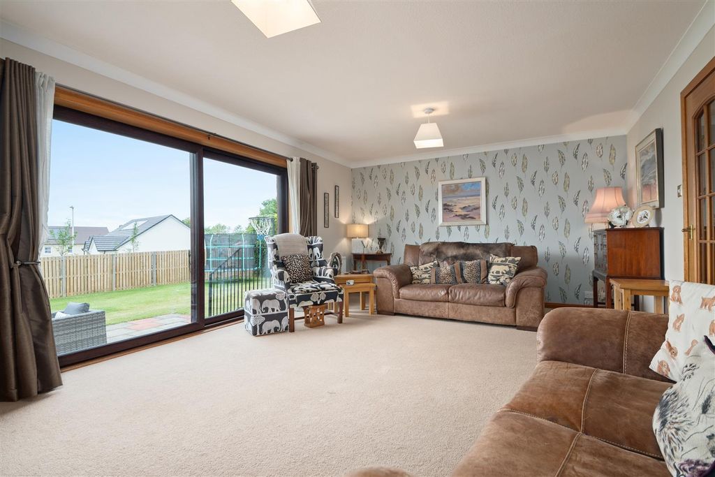 Property photo 3 of 31 S002.Jpg