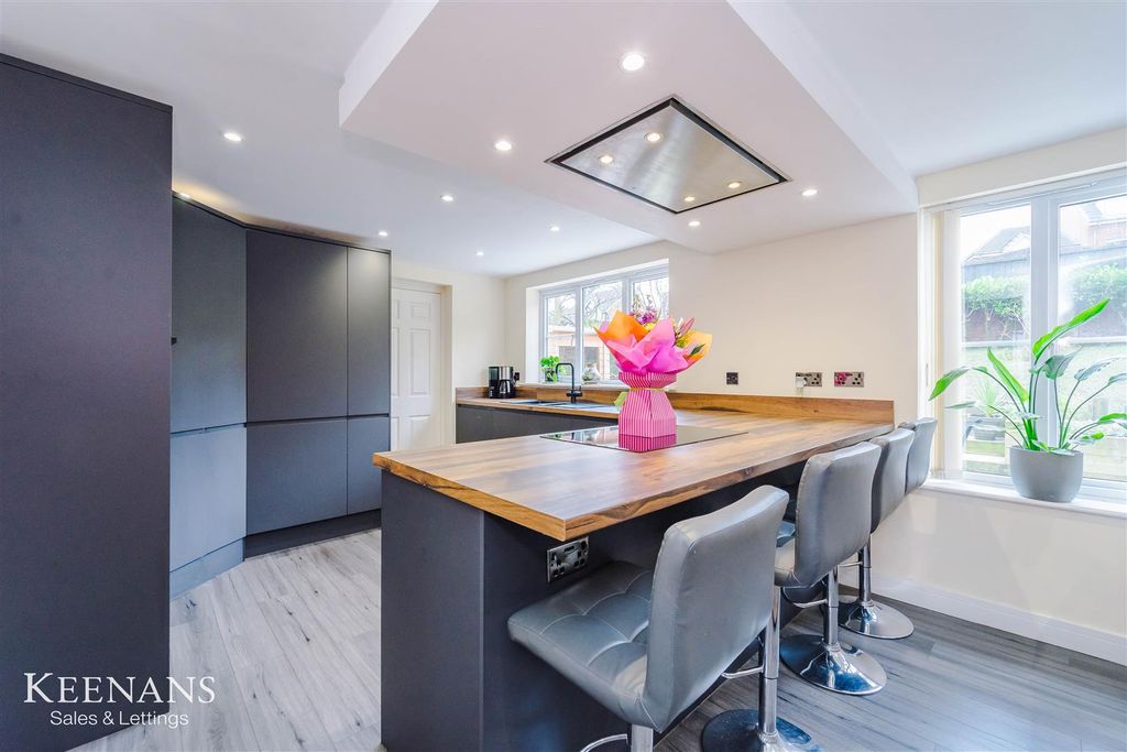 Property photo 3 of 38 2.Jpg