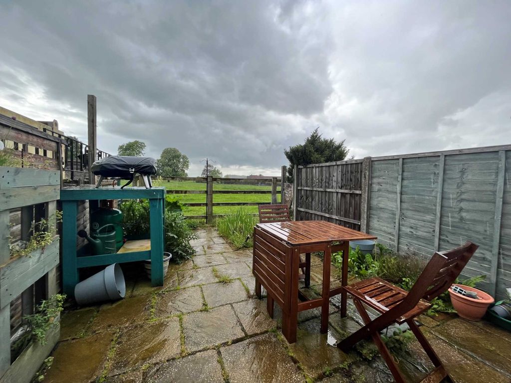 Property photo 3 of 11 Photo