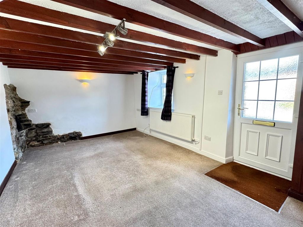 Property photo 2 of 8 Riverside Cottage Lounge