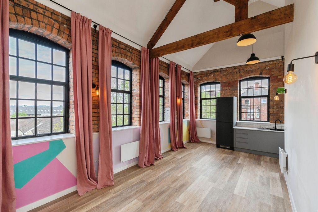 Property photo 2 of 10 Pbox-Img.Jpg