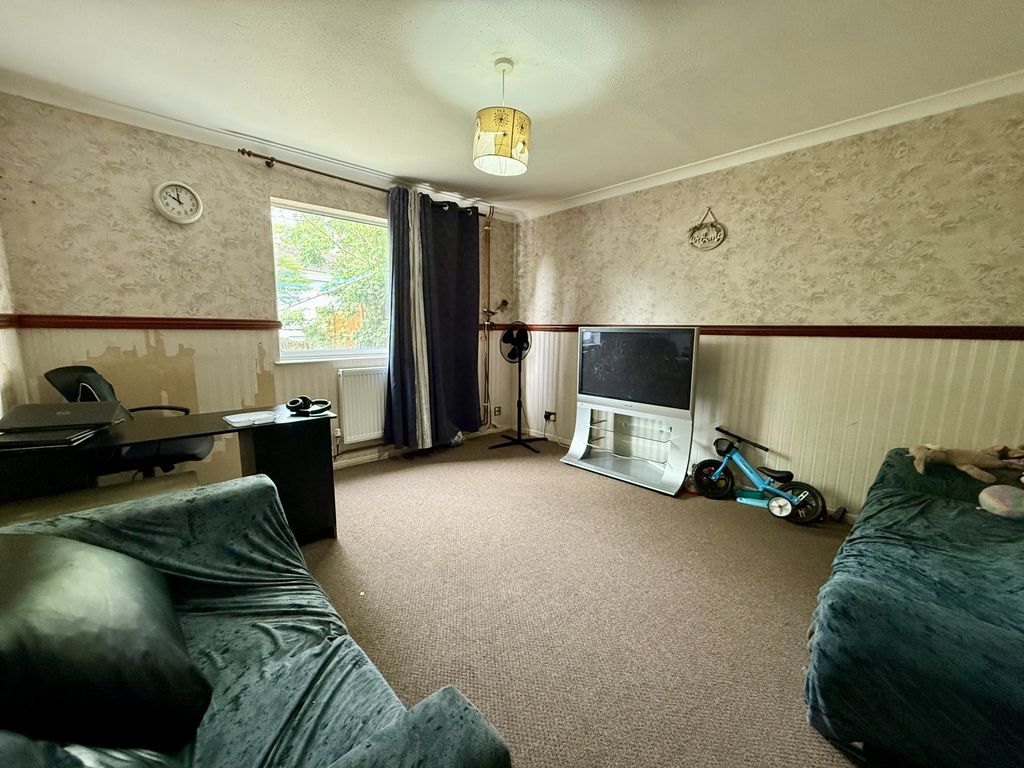 Property photo 2 of 13 Photo 12