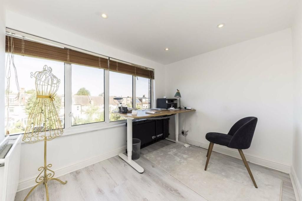 Property photo 3 of 6 Bedroom 2