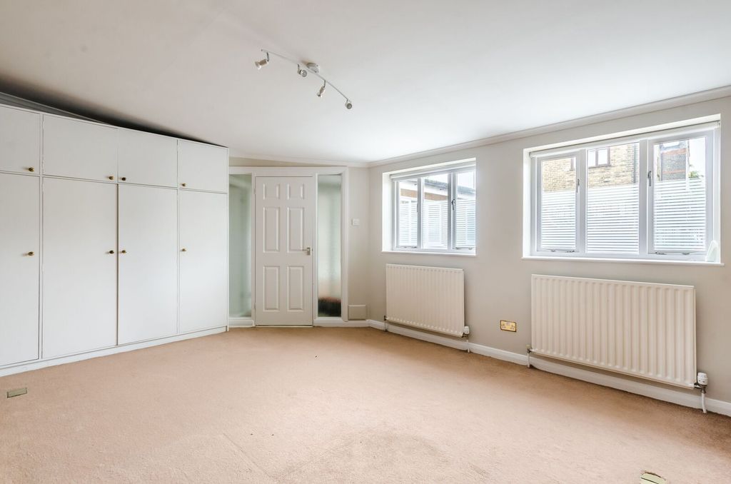 Property photo 2 of 4